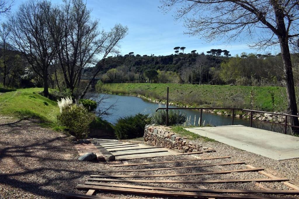 F5 Escapade, Maison, Lac, Riviere, Rabinon ,Var. Le Muy Extérieur photo